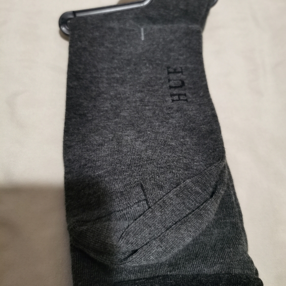 NWT Hue charcoal socks sz 5-10 1 Pr - Picture 2 of 4